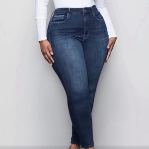 Good American Always Fits Jeans